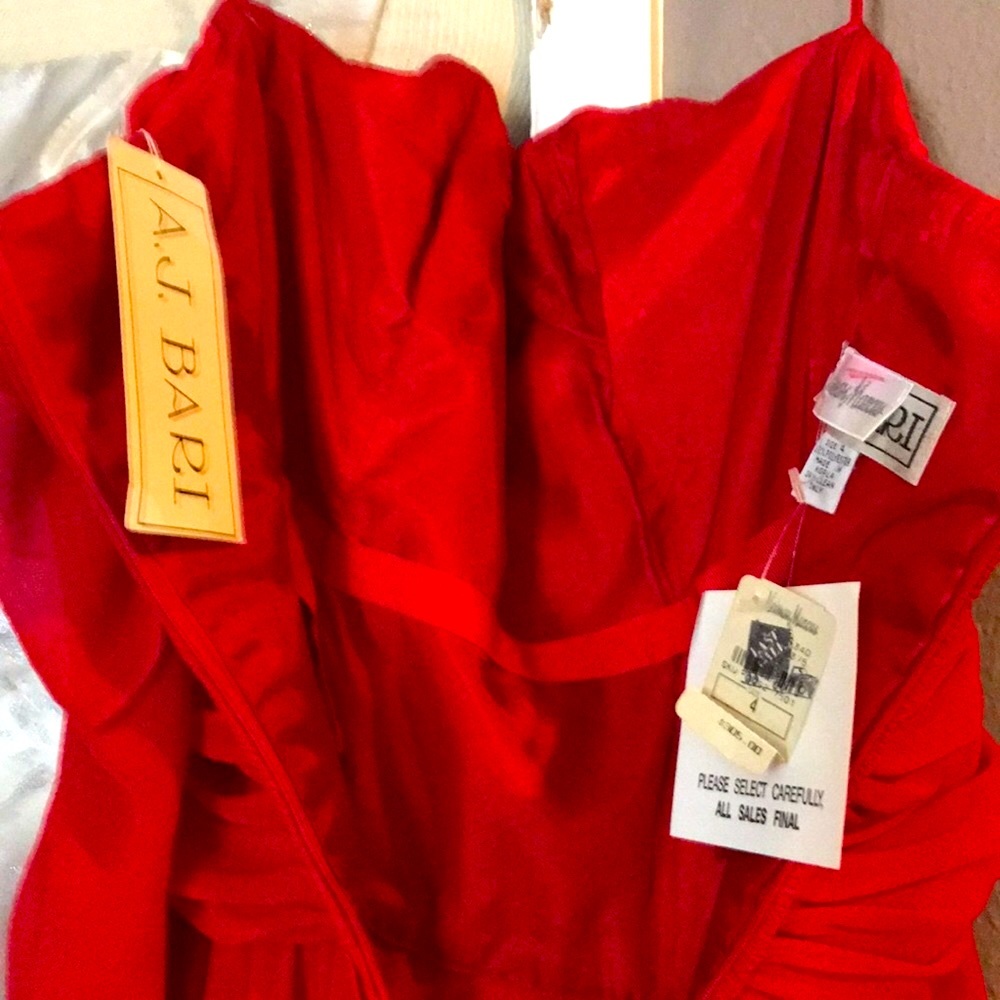 AJ Barrí-Gorgeous red dress frm Neiman Marcus-NWT - Picture 8 of 8